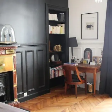 5 Bdr, 10 Ppl Georgous Typical Parisian Flat * Παρίσι