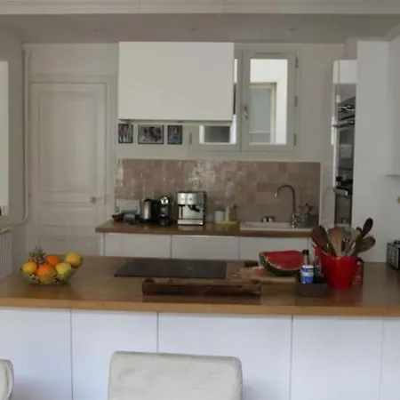 5 Bdr, 10 Ppl Georgous Typical Parisian Flat