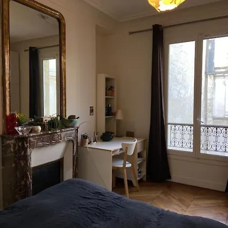 5 Bdr, 10 Ppl Georgous Typical Parisian Flat *