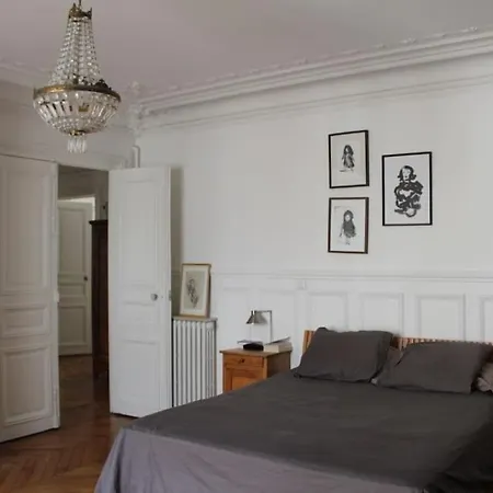 Appartement 5 Bdr, 10 Ppl Georgous Typical Parisian Flat Paris